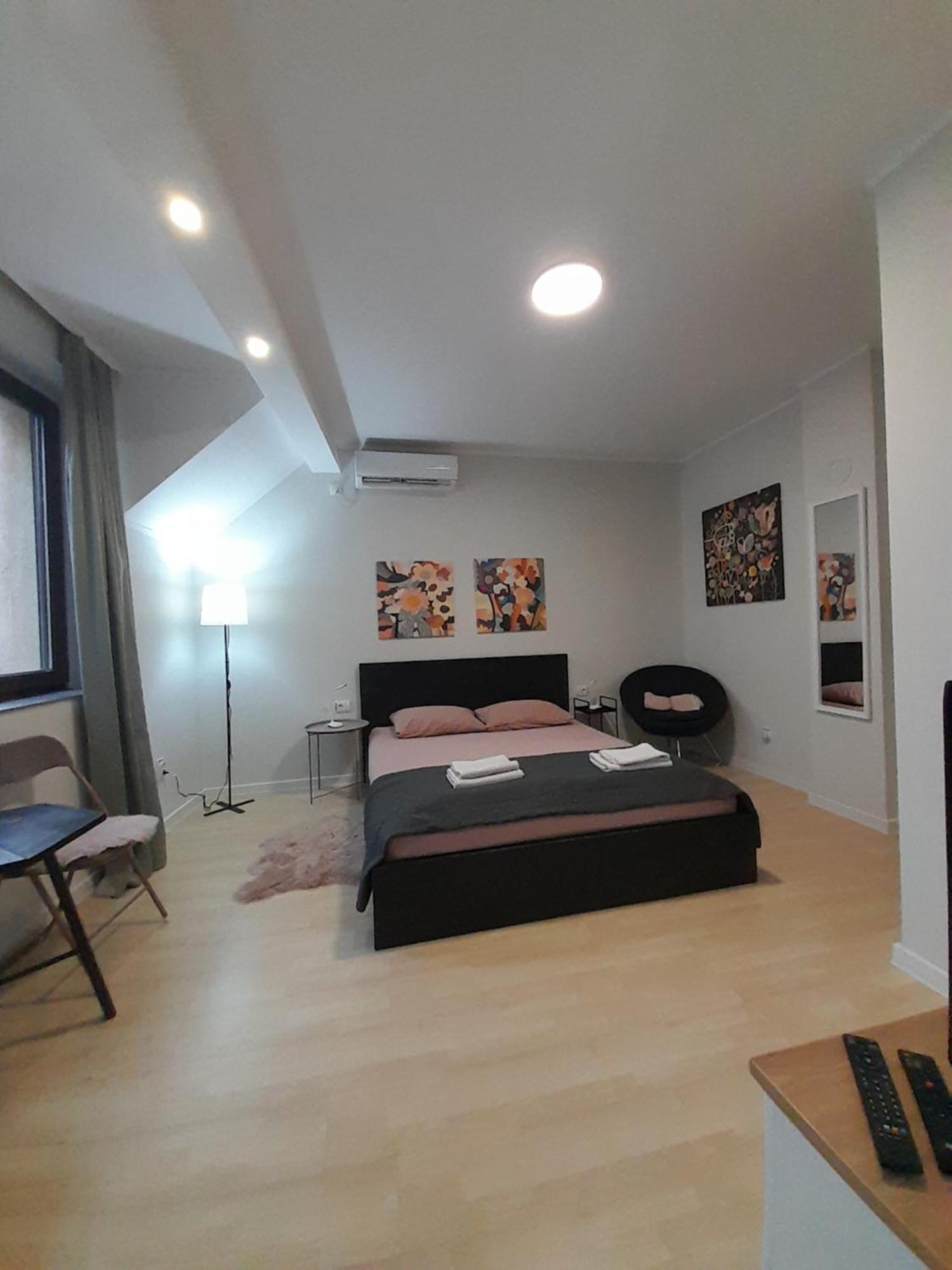 Cool & Cozy Center Apartment Subotica Exterior foto