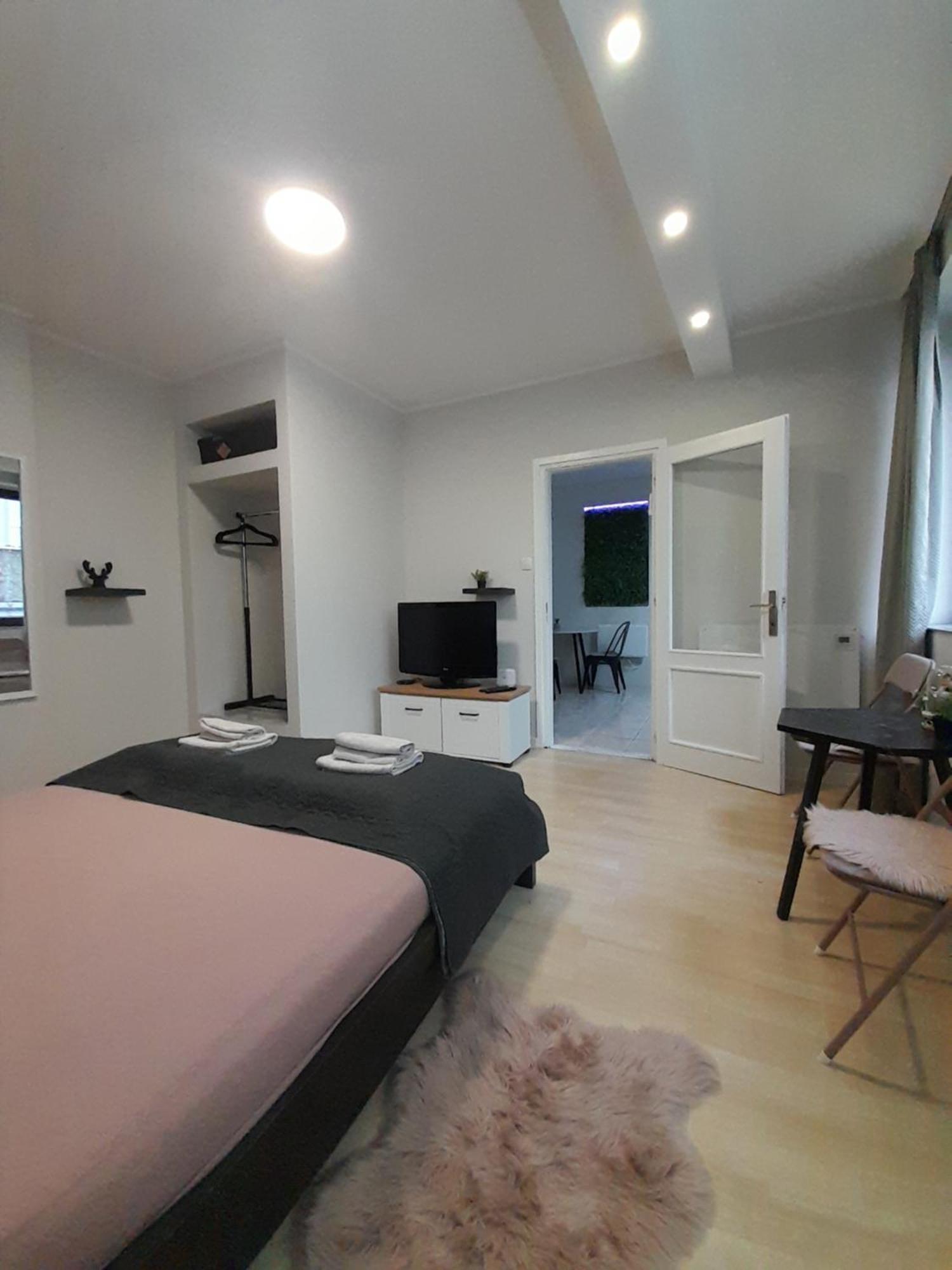 Cool & Cozy Center Apartment Subotica Exterior foto